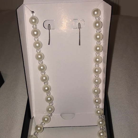 NIB Swarovski Necklace & Earrings - Picture 7 of 8